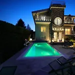 B&B Bellavista Exclusive In Zona Centrale Con Piscina Riscaldata E Jacuzzi Vista Lago