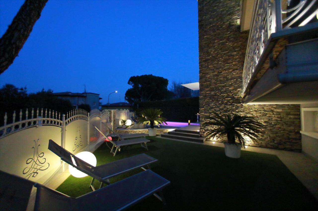 Bed & Breakfast Bellavista Exclusive In Zona Con Piscina Riscaldata E Jacuzzi Vista Desenzano del Garda
