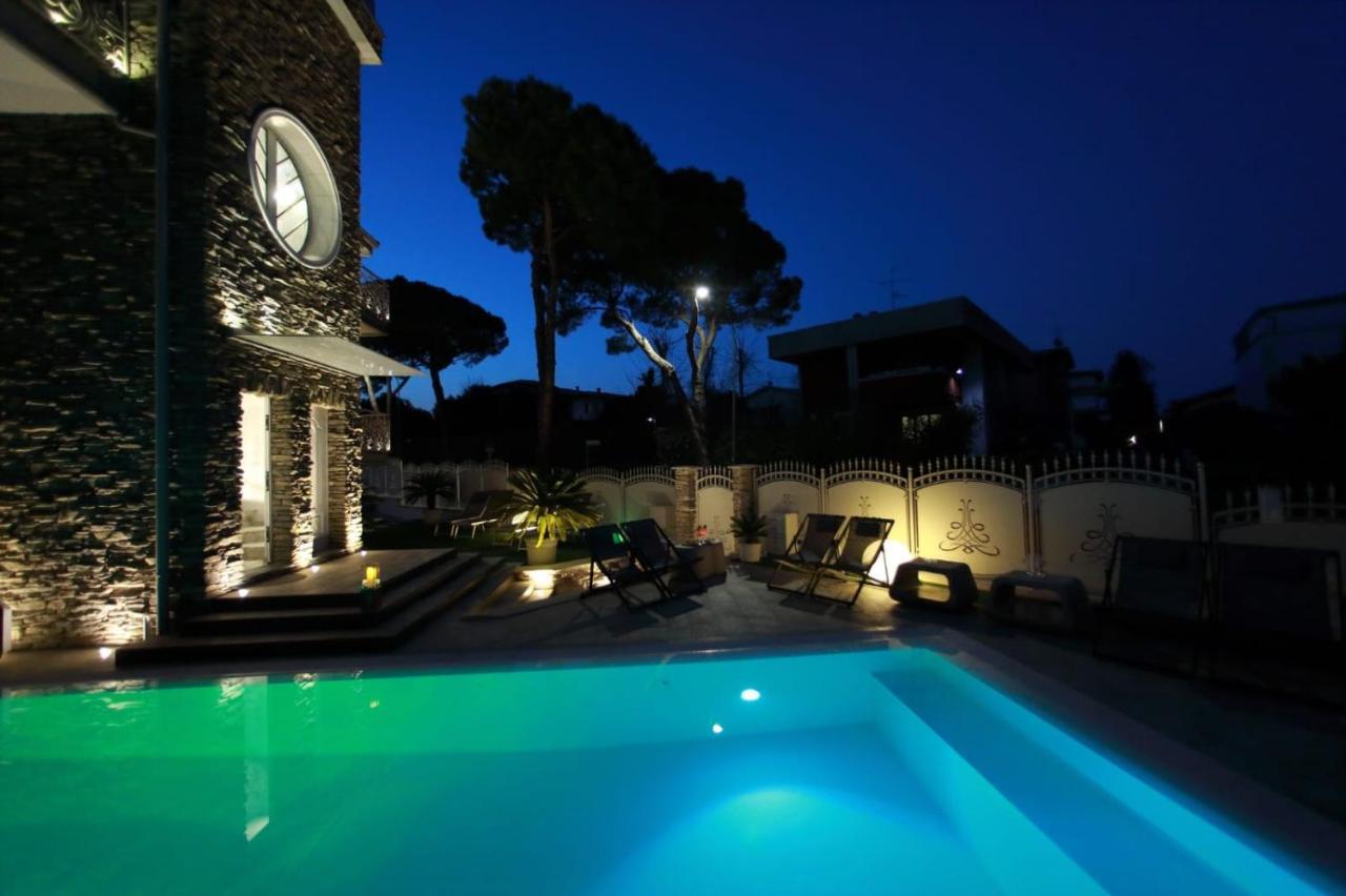 Bed & Breakfast Bellavista Exclusive In Zona Con Piscina Riscaldata E Jacuzzi Vista Desenzano del Garda
